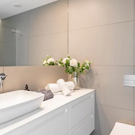 Nido Modern 4 Bed With Sea Views אסטפונה
