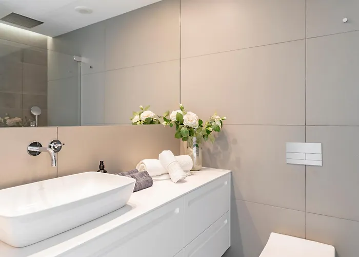 Nido Modern 4 Bed With Sea Views 에스테포나