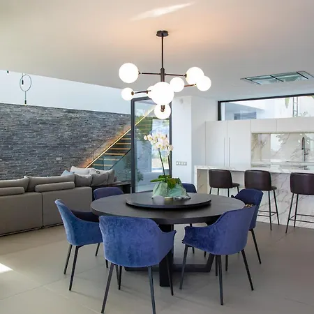 Villa Nido Modern 4 Bed With Sea Views