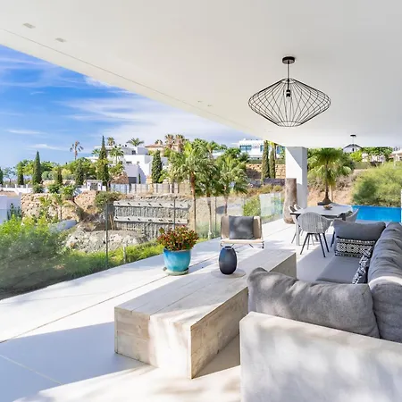 Nido Modern 4 Bed With Sea Views *