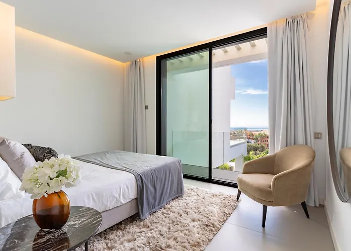 Nido Modern 4 Bed With Sea Views *