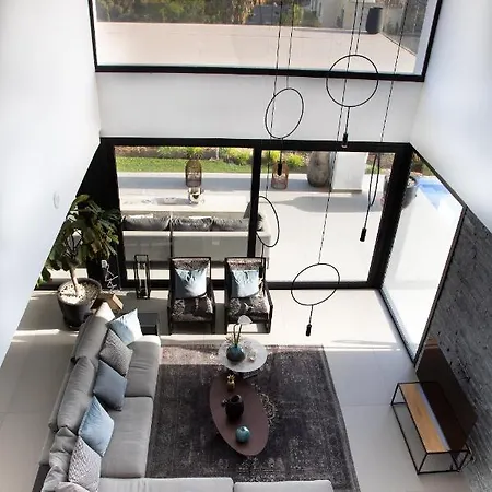 Nido Modern 4 Bed With Sea Views Villa *