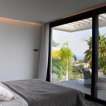 Nido Modern 4 Bed With Sea Views
